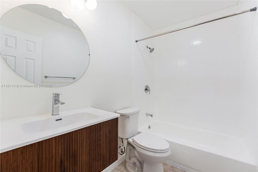 最近售出: $480,000 (3 贝兹, 2 浴室, 1218 平方英尺)