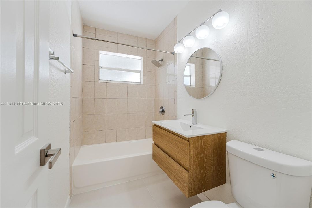 最近售出: $480,000 (3 贝兹, 2 浴室, 1218 平方英尺)