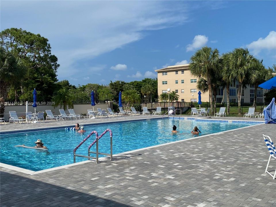 Active With Contract: $89,000 (1 beds, 1 baths, 798 Square Feet)