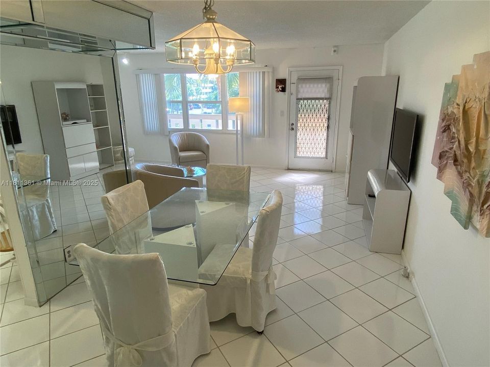 Active With Contract: $89,000 (1 beds, 1 baths, 798 Square Feet)