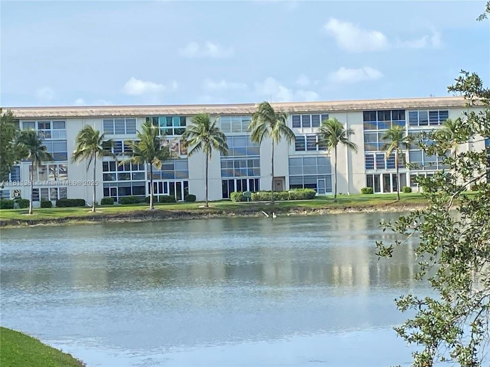 Active With Contract: $89,000 (1 beds, 1 baths, 798 Square Feet)