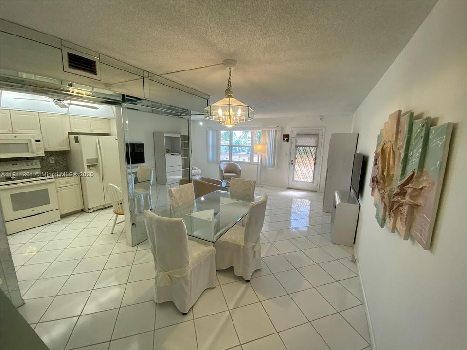 Active With Contract: $89,000 (1 beds, 1 baths, 798 Square Feet)