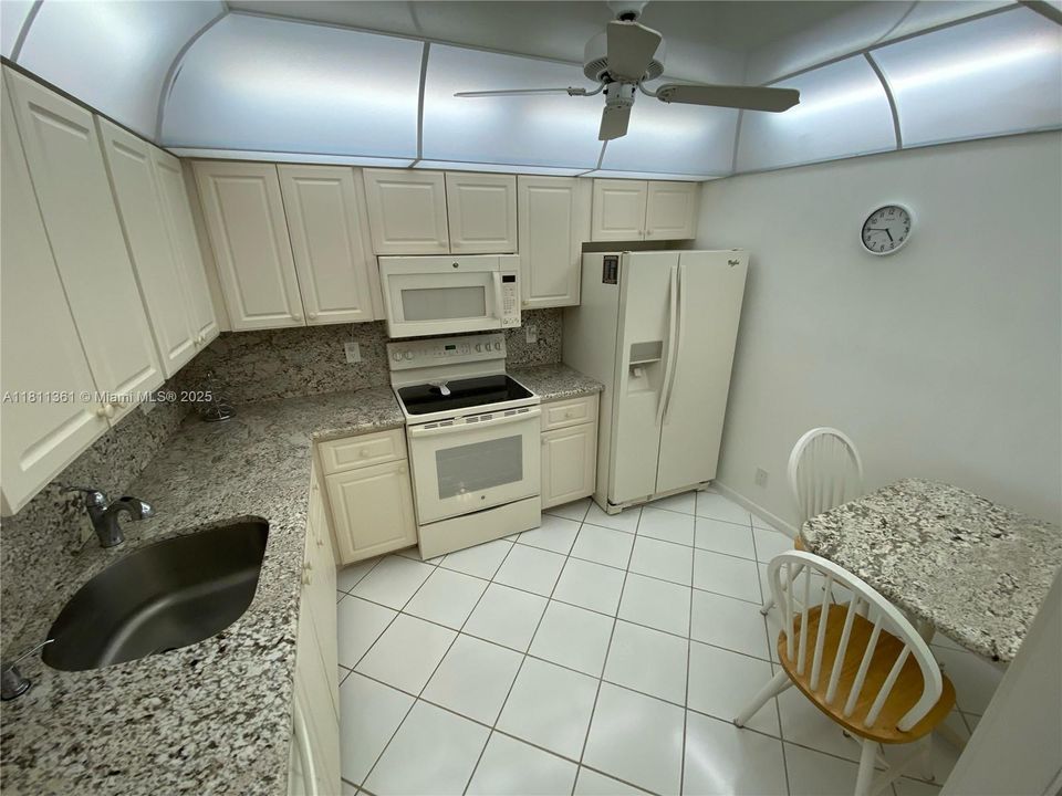 Active With Contract: $89,000 (1 beds, 1 baths, 798 Square Feet)