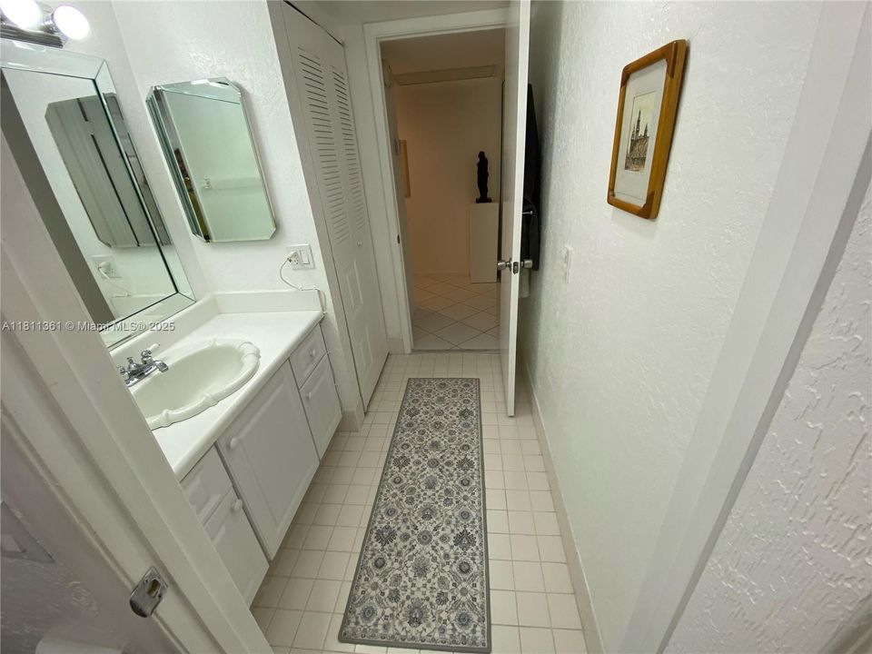 Active With Contract: $89,000 (1 beds, 1 baths, 798 Square Feet)