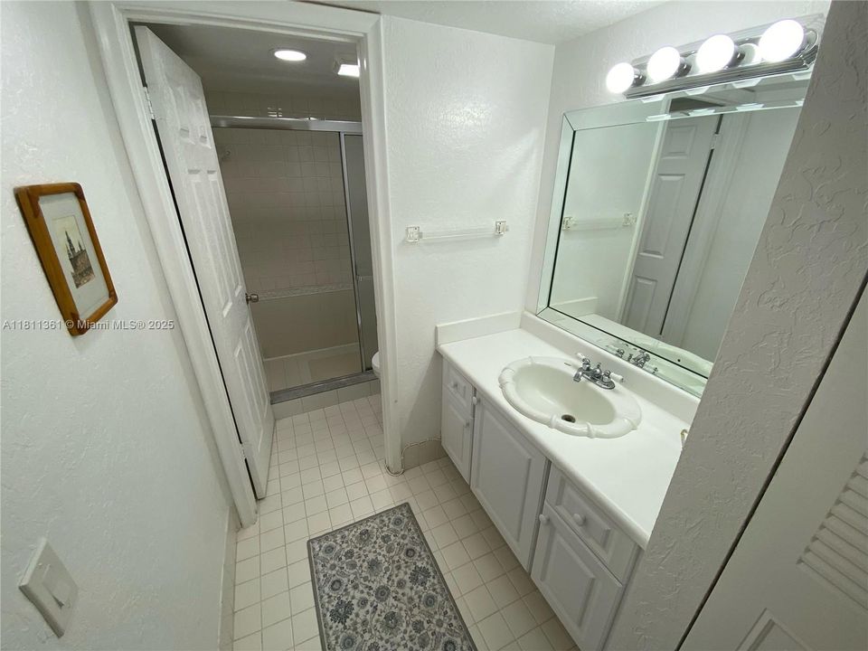 Active With Contract: $89,000 (1 beds, 1 baths, 798 Square Feet)
