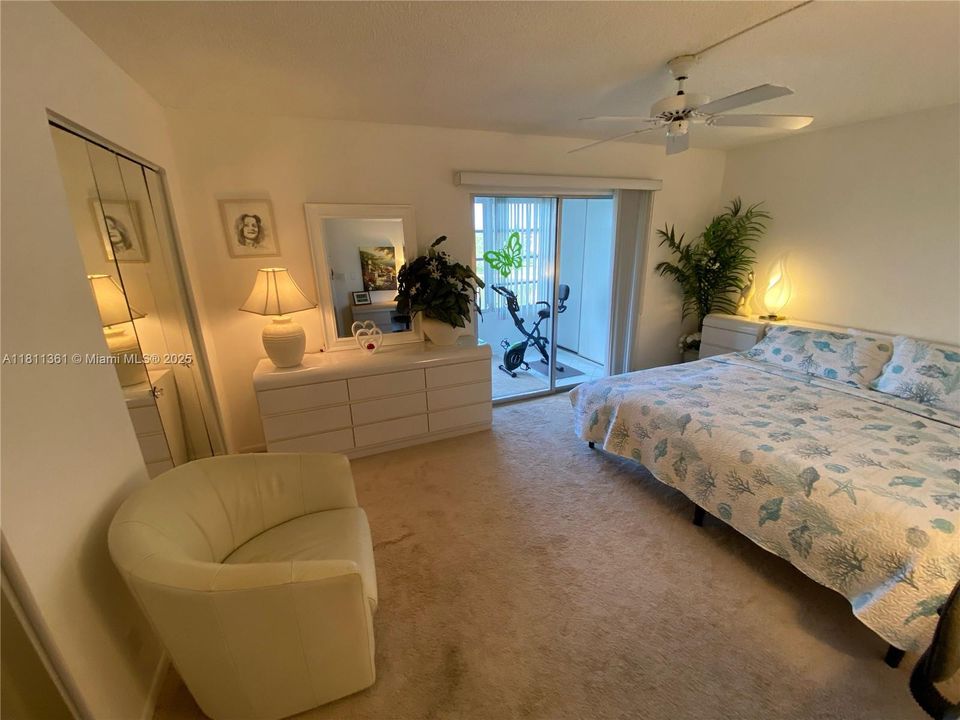 Active With Contract: $89,000 (1 beds, 1 baths, 798 Square Feet)