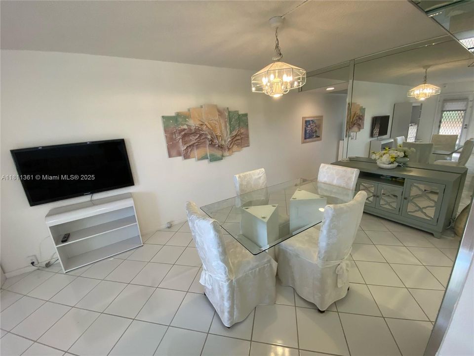 Active With Contract: $89,000 (1 beds, 1 baths, 798 Square Feet)