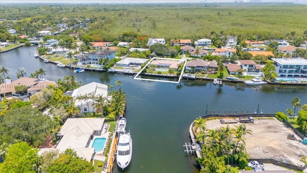 For Sale: $6,200,000 (3 beds, 2 baths, 3079 Square Feet)