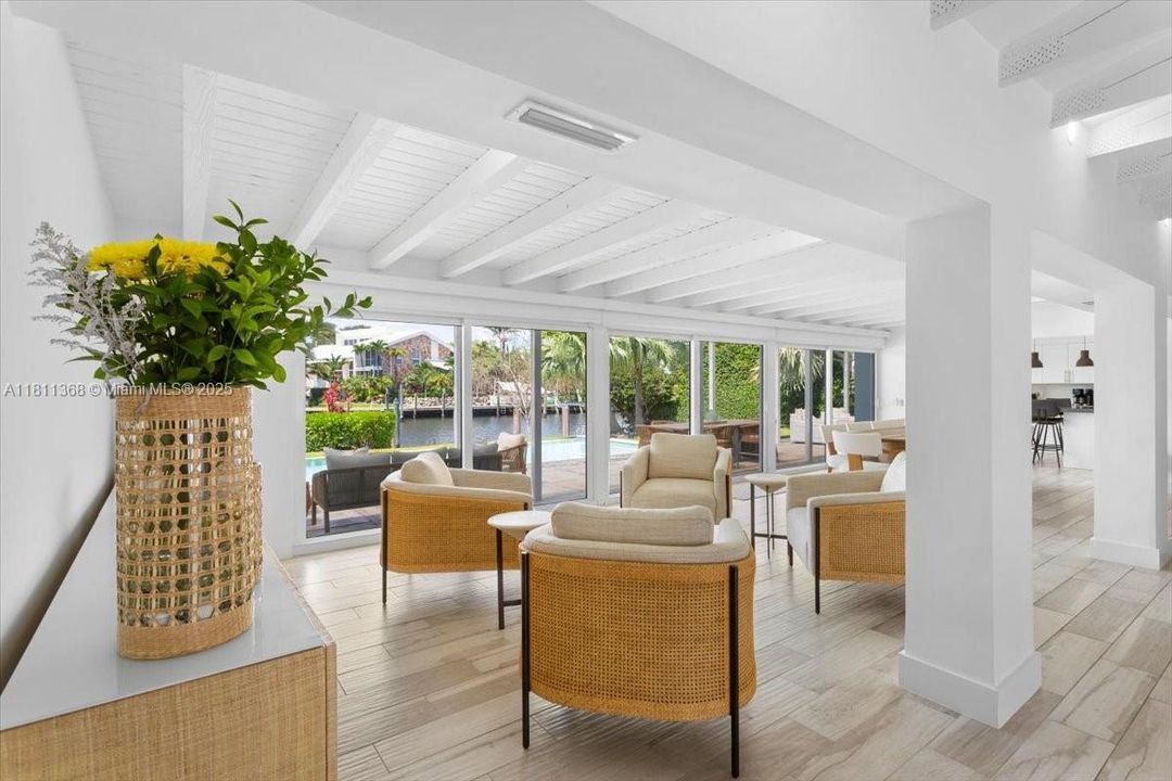 For Sale: $6,200,000 (3 beds, 2 baths, 3079 Square Feet)