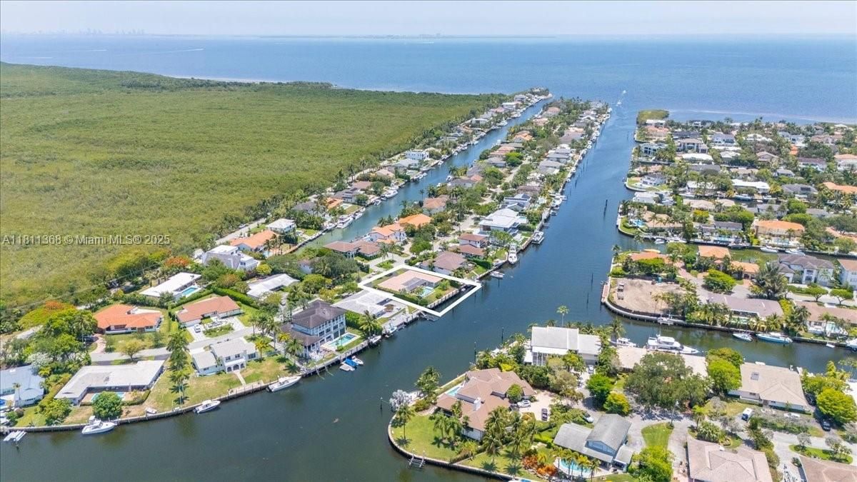 For Sale: $6,200,000 (3 beds, 2 baths, 3079 Square Feet)