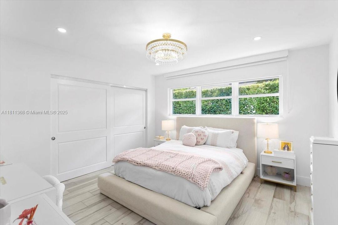 For Sale: $6,200,000 (3 beds, 2 baths, 3079 Square Feet)