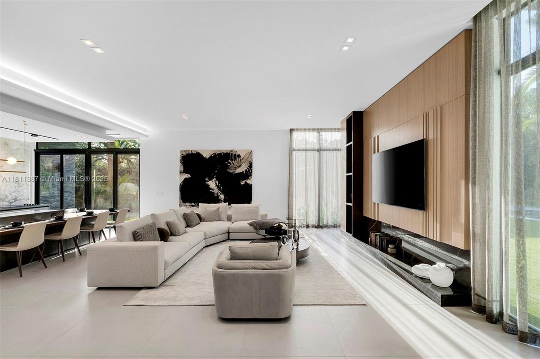 В аренду: $49,500 (8 спален, 8 ванн, 9376 Квадратных фут)