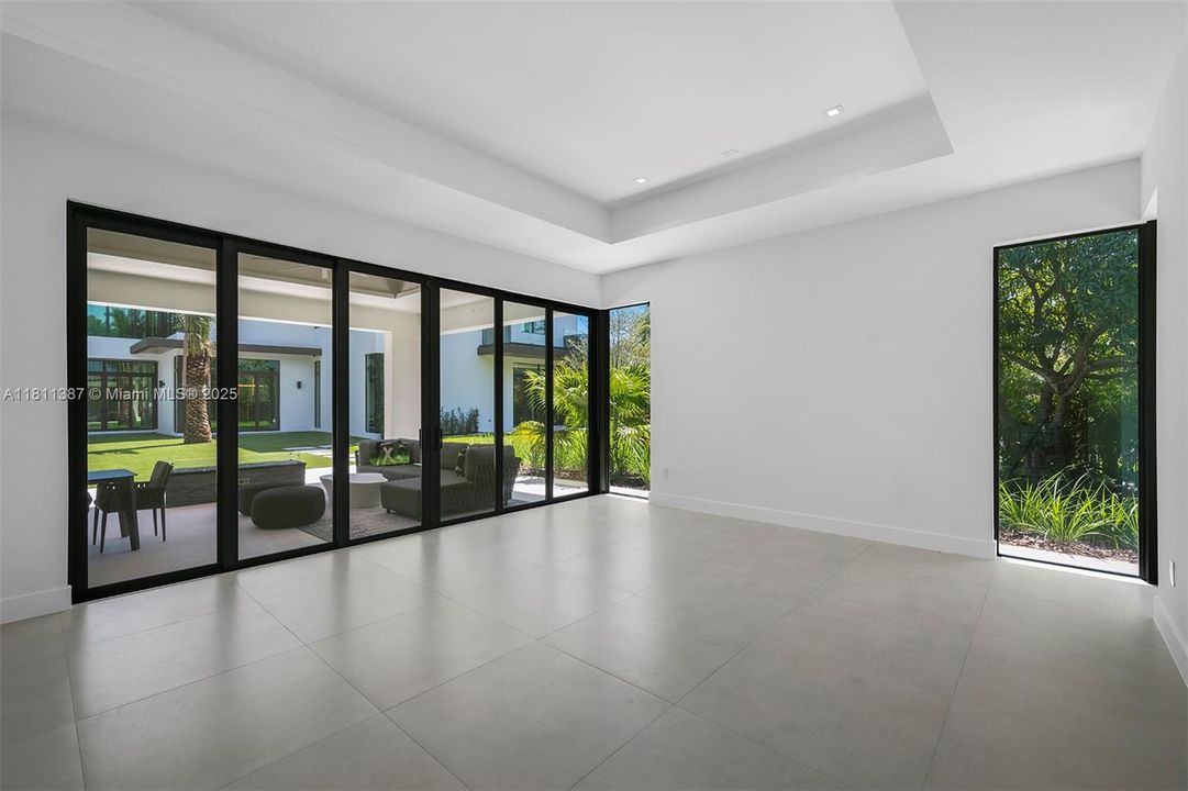 В аренду: $49,500 (8 спален, 8 ванн, 9376 Квадратных фут)