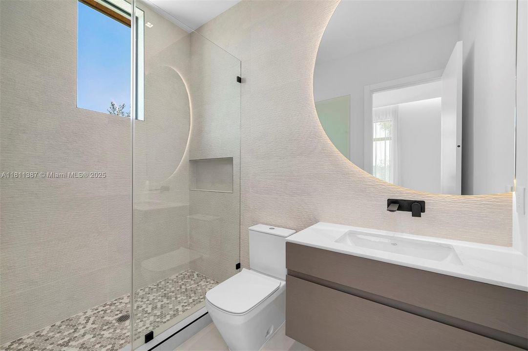 В аренду: $49,500 (8 спален, 8 ванн, 9376 Квадратных фут)