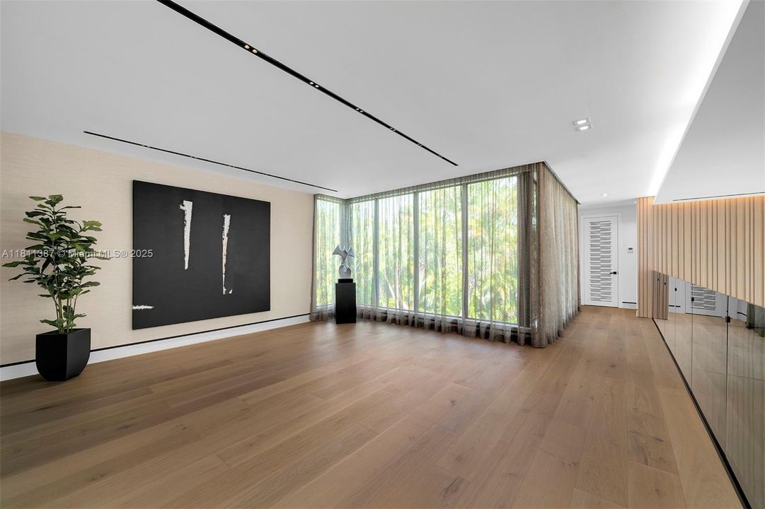 В аренду: $49,500 (8 спален, 8 ванн, 9376 Квадратных фут)