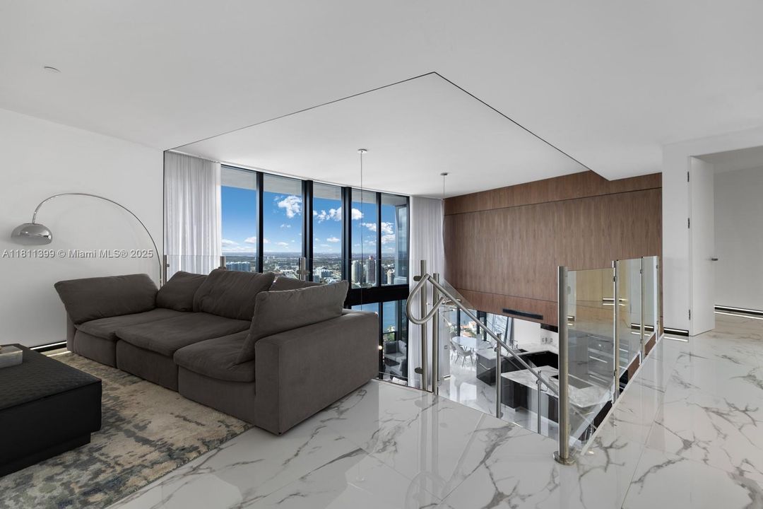 For Sale: $5,850,000 (3 beds, 4 baths, 3130 Square Feet)