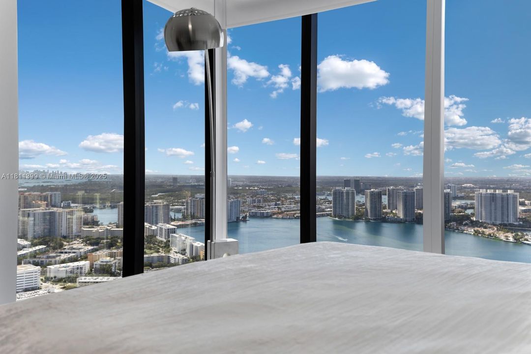 For Sale: $5,850,000 (3 beds, 4 baths, 3130 Square Feet)