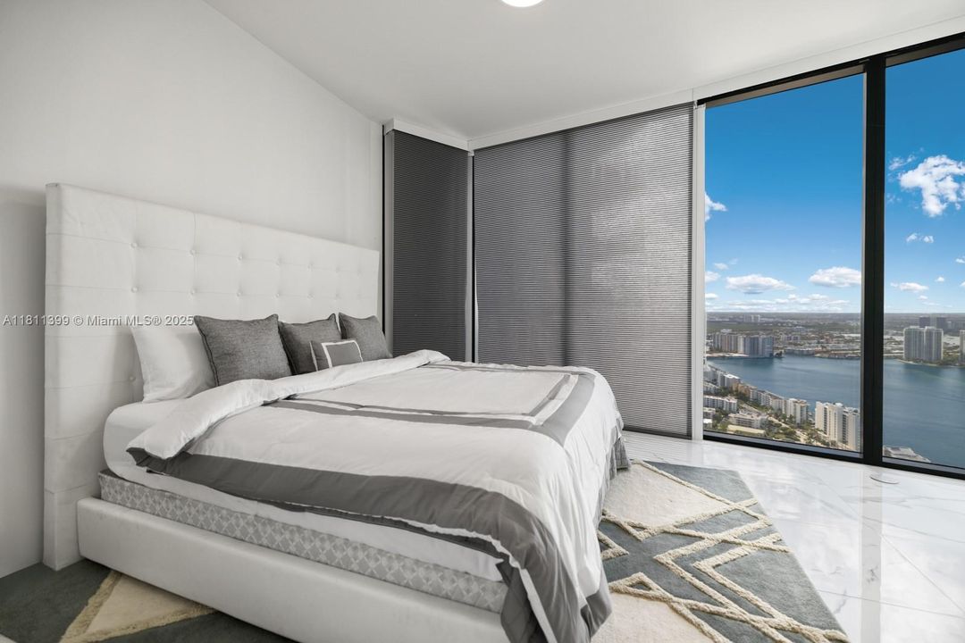 For Sale: $5,850,000 (3 beds, 4 baths, 3130 Square Feet)