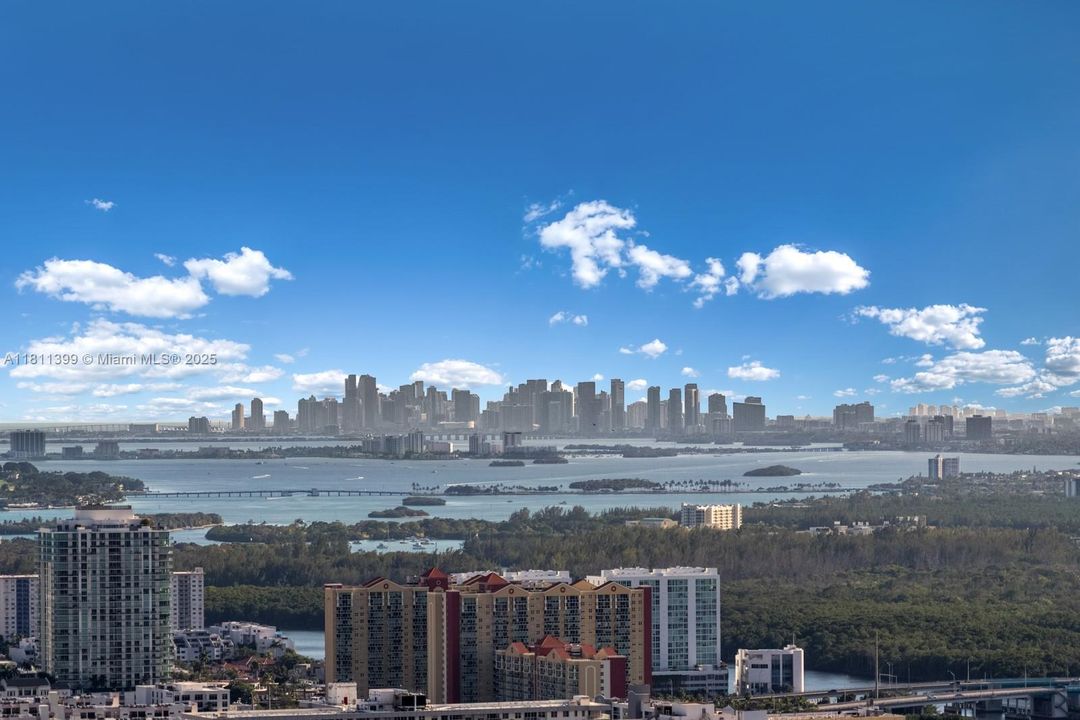 For Sale: $5,850,000 (3 beds, 4 baths, 3130 Square Feet)