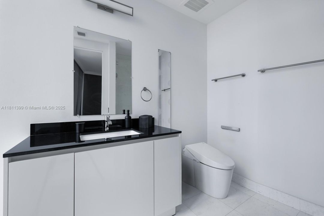 For Sale: $5,850,000 (3 beds, 4 baths, 3130 Square Feet)