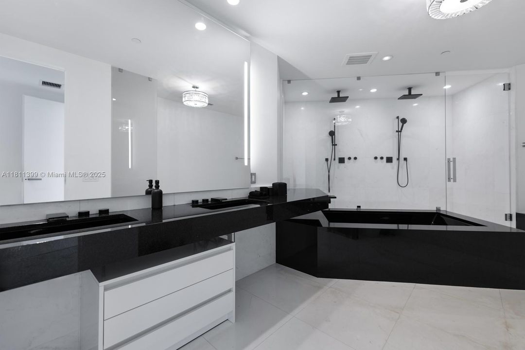 For Sale: $5,850,000 (3 beds, 4 baths, 3130 Square Feet)