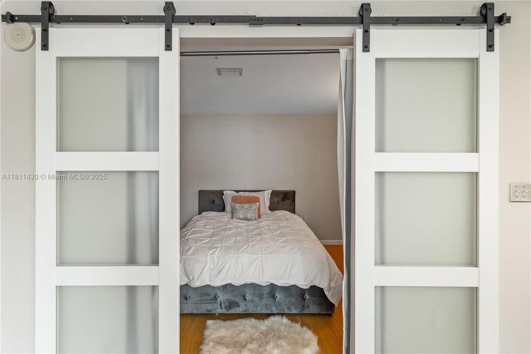 Vendido Recientemente: $398,000 (2 camas, 1 baños, 964 Pies cuadrados)