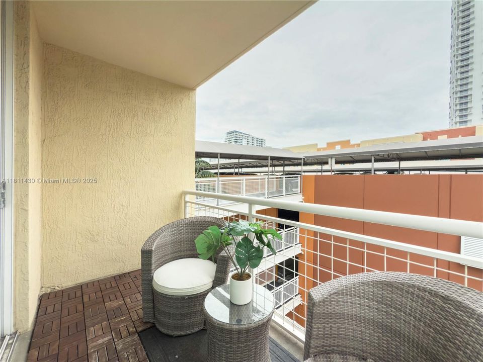 Vendido Recientemente: $398,000 (2 camas, 1 baños, 964 Pies cuadrados)