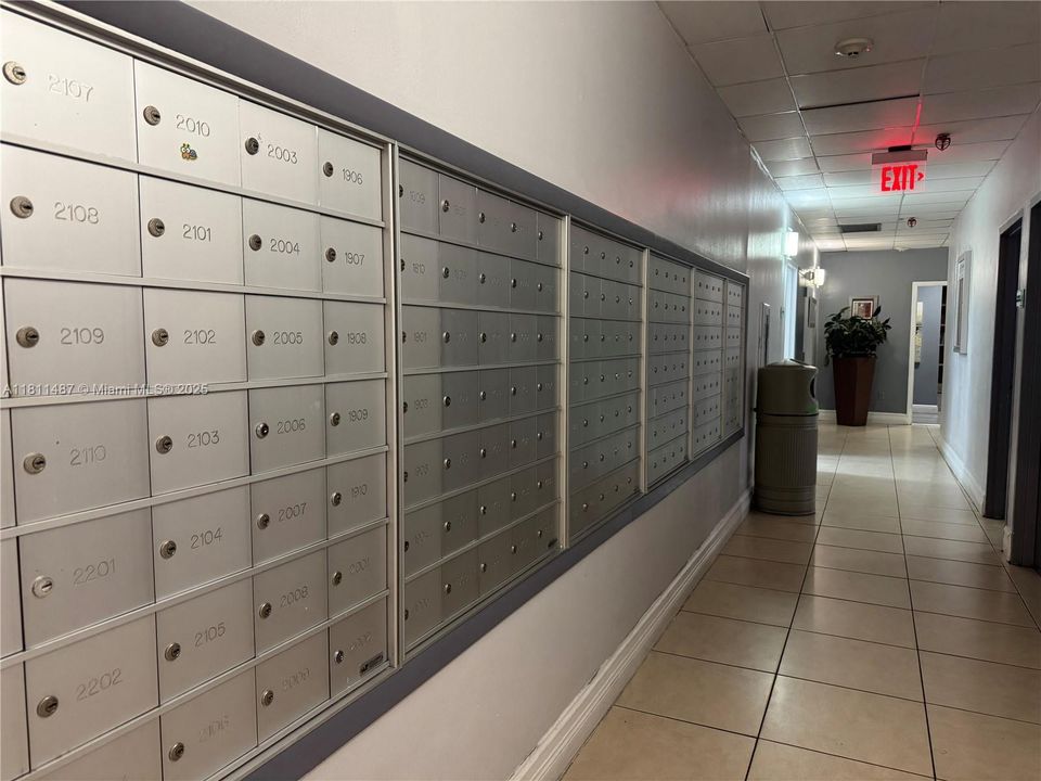 待售: $369,000 (2 贝兹, 2 浴室, 914 平方英尺)