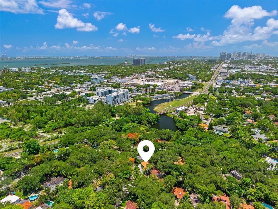 Недавно продано: $895,000 (3 спален, 2 ванн, 1227 Квадратных фут)