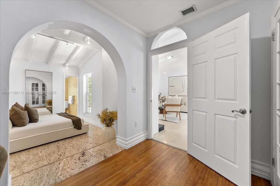 Недавно продано: $895,000 (3 спален, 2 ванн, 1227 Квадратных фут)