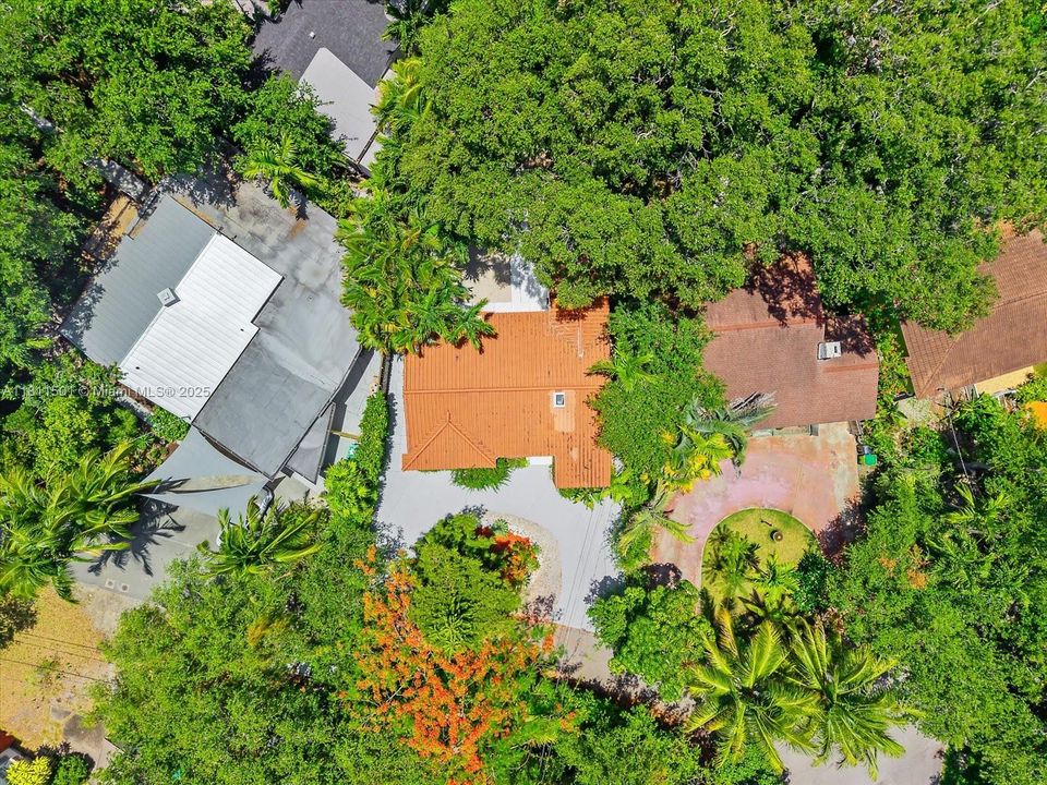 Недавно продано: $895,000 (3 спален, 2 ванн, 1227 Квадратных фут)