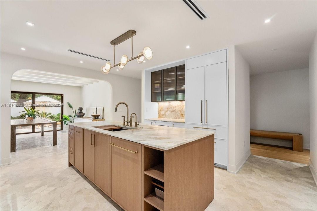 Recently Sold: $1,590,000 (3 beds, 2 baths, 1822 Square Feet)