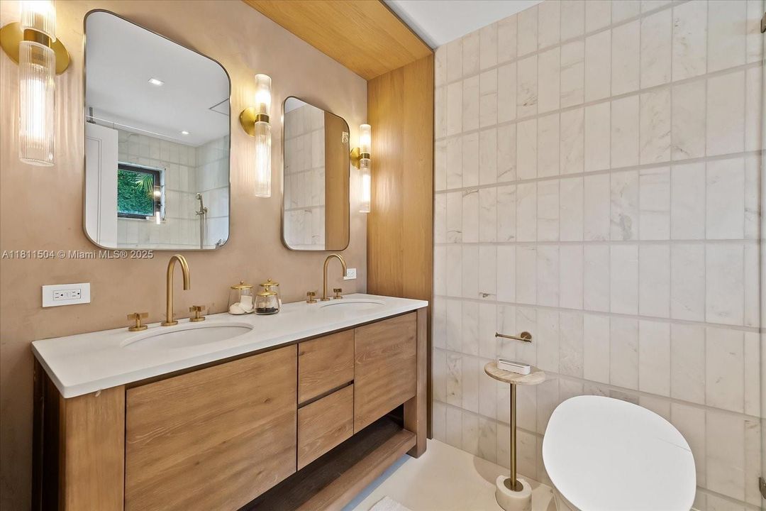 Recently Sold: $1,590,000 (3 beds, 2 baths, 1822 Square Feet)