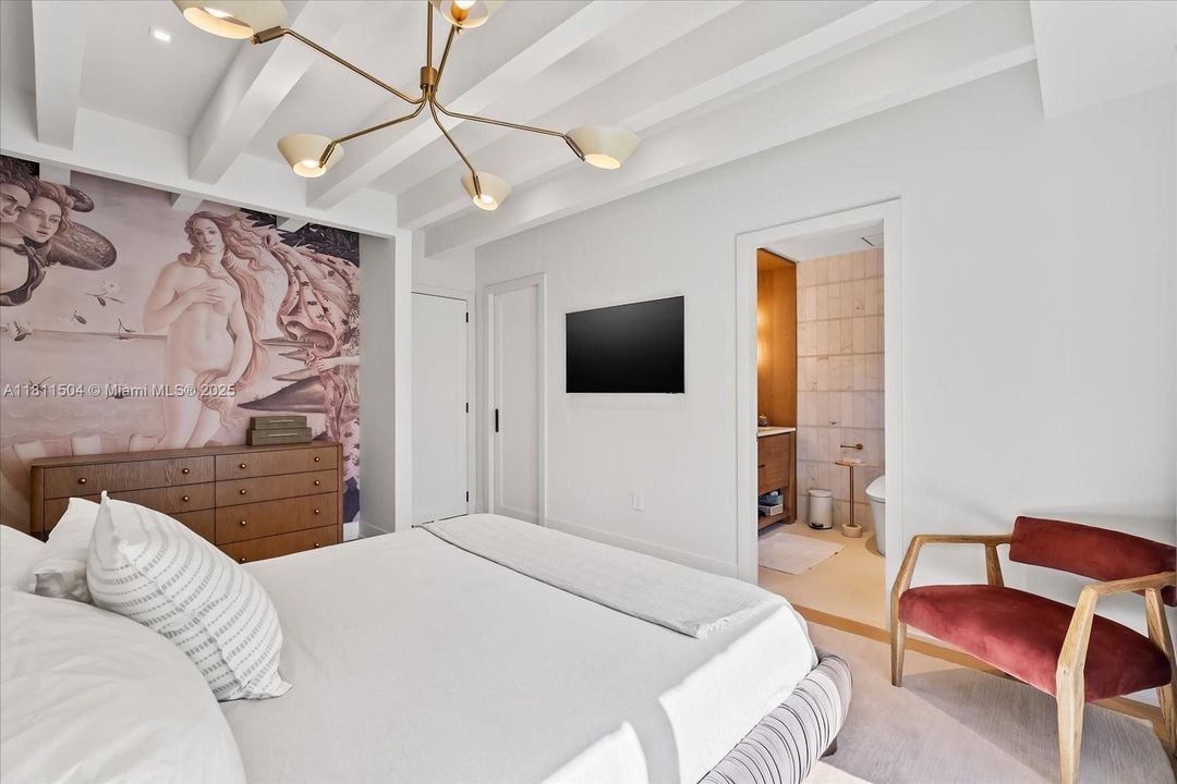 Recently Sold: $1,590,000 (3 beds, 2 baths, 1822 Square Feet)