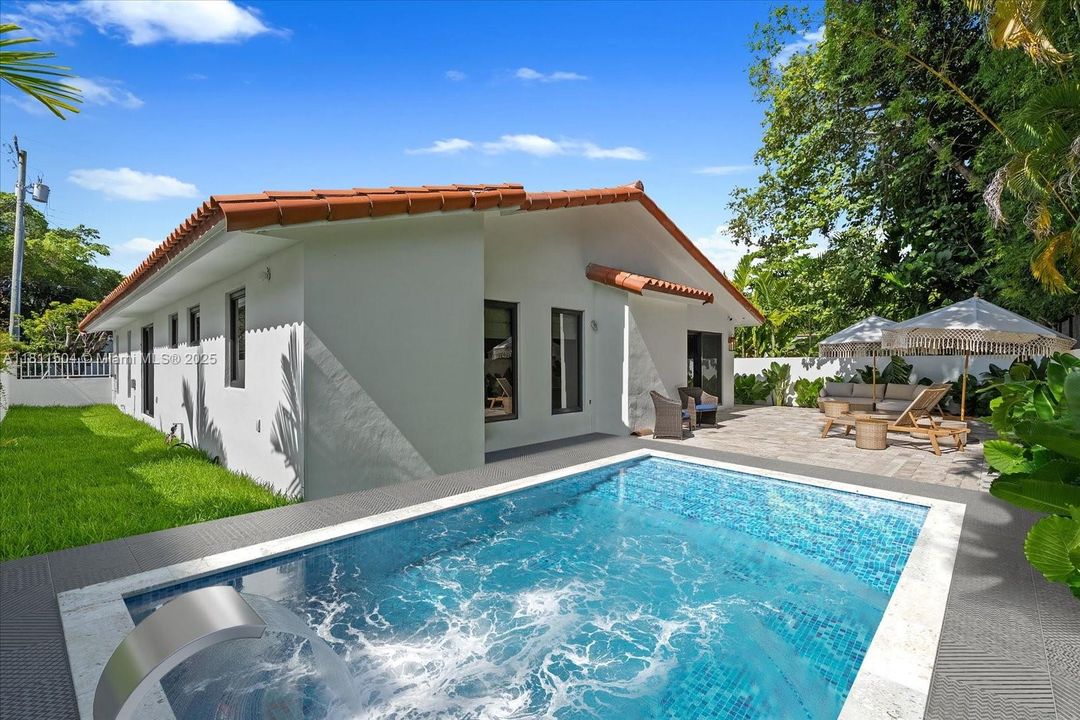 Recently Sold: $1,590,000 (3 beds, 2 baths, 1822 Square Feet)