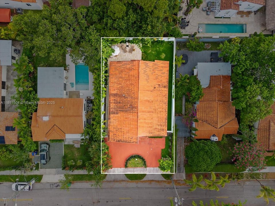 Recently Sold: $1,590,000 (3 beds, 2 baths, 1822 Square Feet)