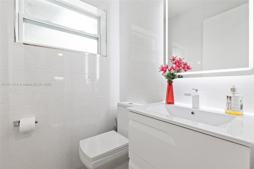 Active With Contract: $858,000 (4 beds, 2 baths, 2219 Square Feet)