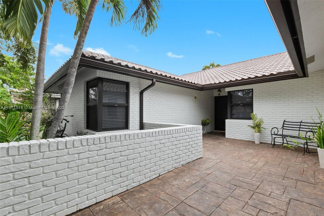 Active With Contract: $858,000 (4 beds, 2 baths, 2219 Square Feet)