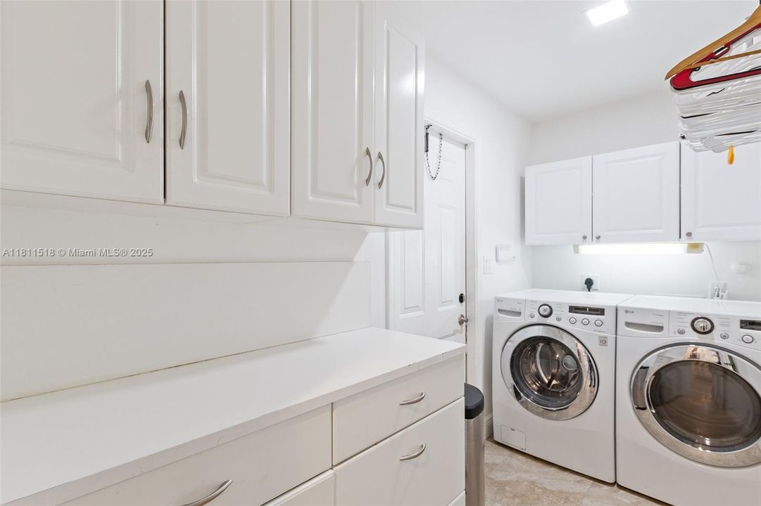 Active With Contract: $858,000 (4 beds, 2 baths, 2219 Square Feet)