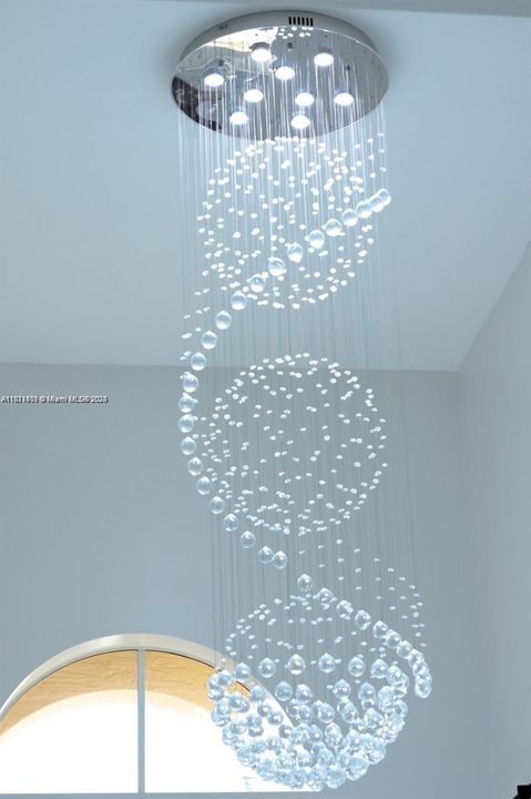 合同活跃: $485,000 (4 贝兹, 2 浴室, 1789 平方英尺)