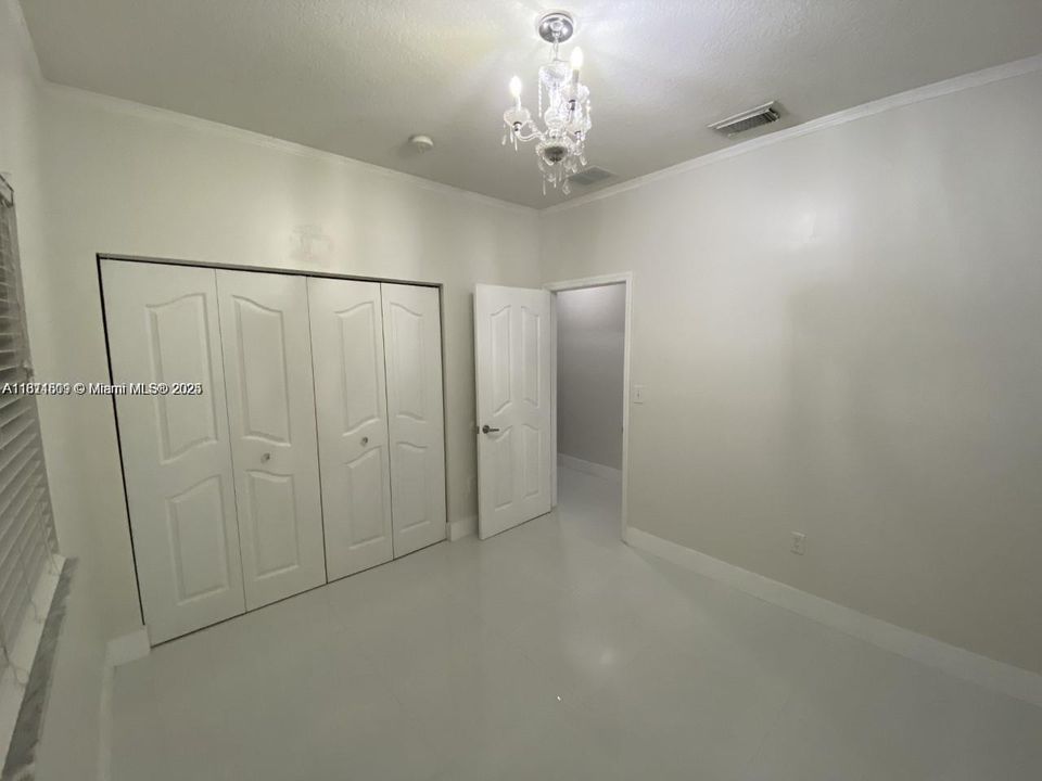 合同活跃: $485,000 (4 贝兹, 2 浴室, 1789 平方英尺)