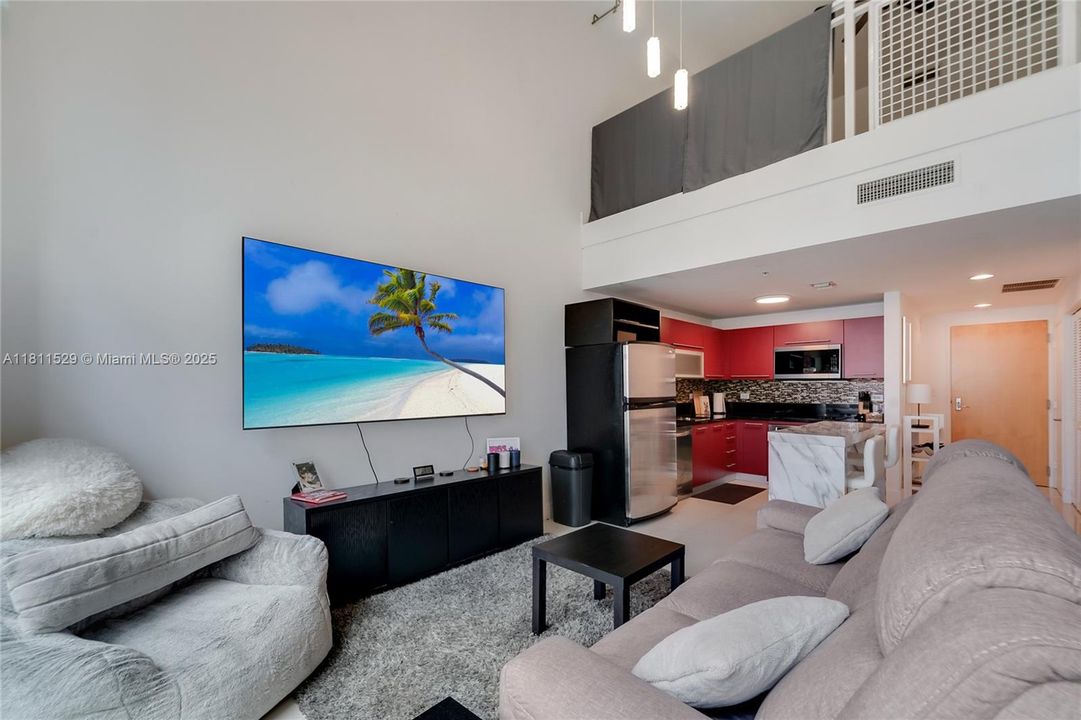 待售: $380,000 (1 贝兹, 1 浴室, 978 平方英尺)