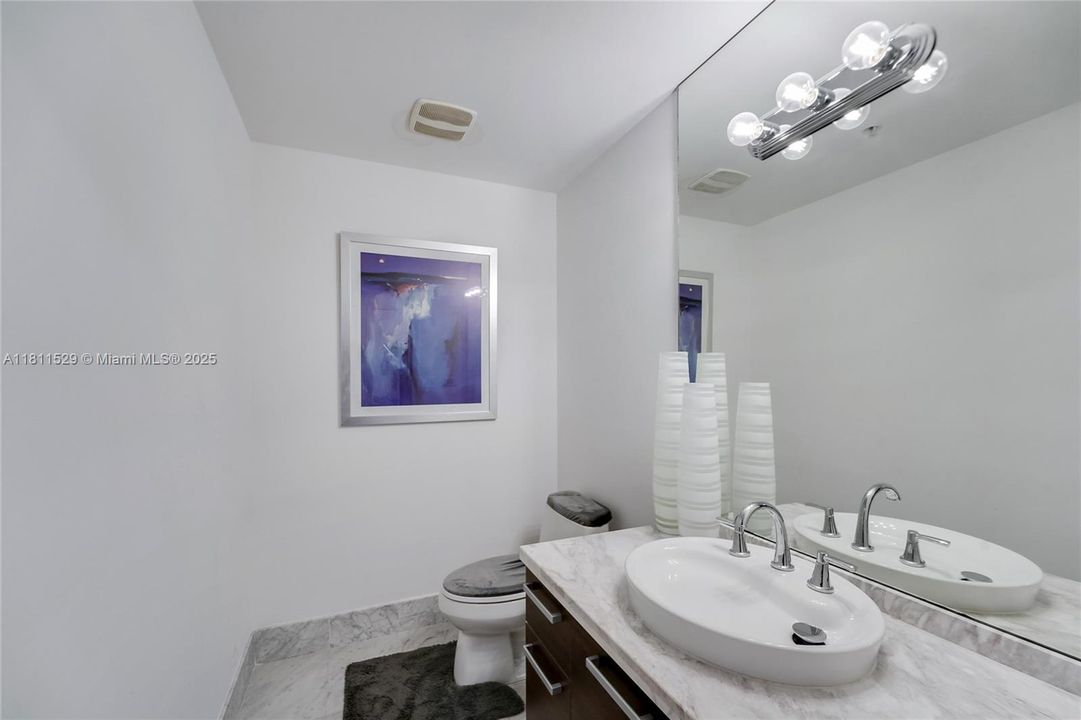 待售: $380,000 (1 贝兹, 1 浴室, 978 平方英尺)