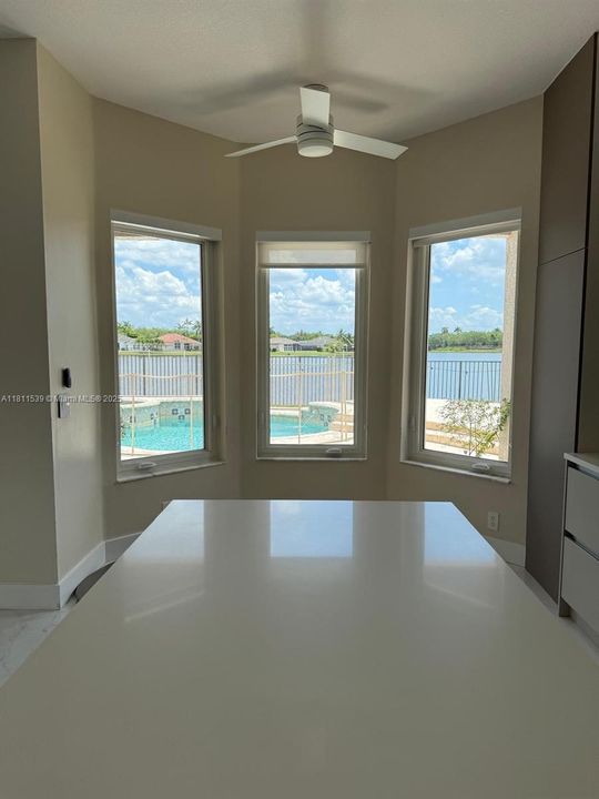 На продажу: $1,850,000 (5 спален, 4 ванн, 3747 Квадратных фут)