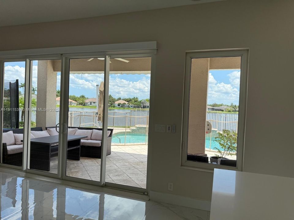 На продажу: $1,850,000 (5 спален, 4 ванн, 3747 Квадратных фут)