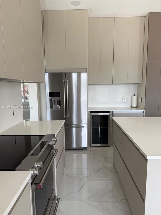 На продажу: $1,850,000 (5 спален, 4 ванн, 3747 Квадратных фут)