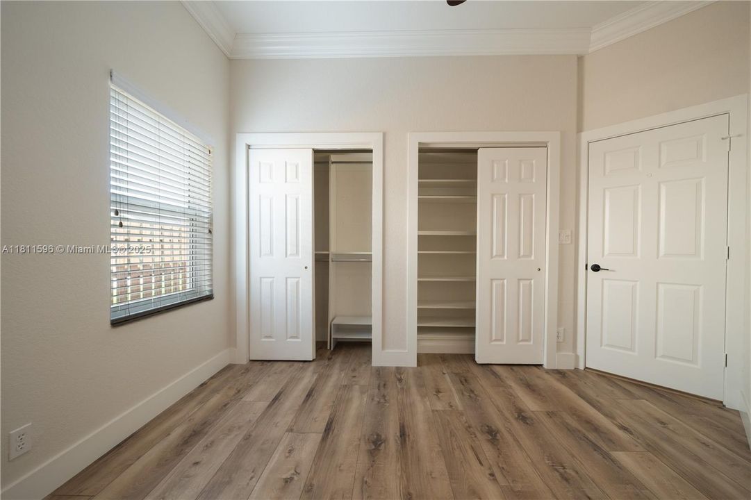 Recently Sold: $929,000 (4 beds, 2 baths, 2276 Square Feet)