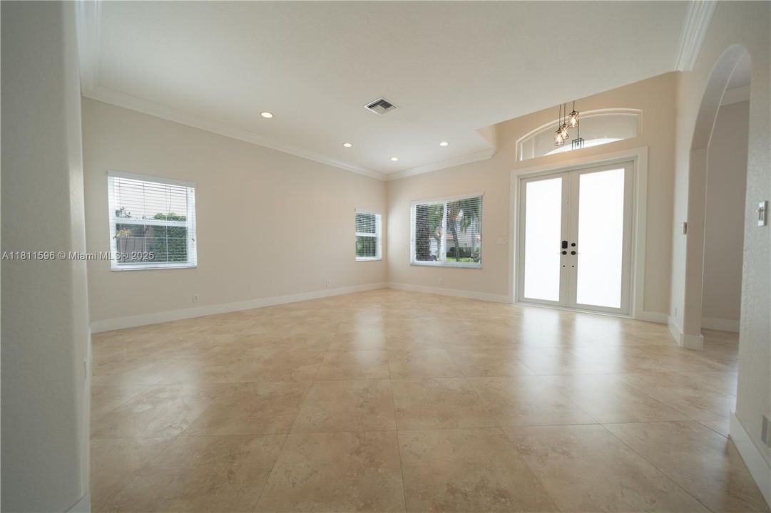 Recently Sold: $929,000 (4 beds, 2 baths, 2276 Square Feet)