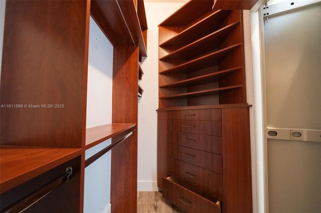 Recently Sold: $929,000 (4 beds, 2 baths, 2276 Square Feet)