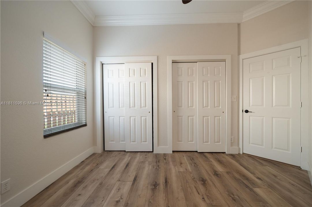 Recently Sold: $929,000 (4 beds, 2 baths, 2276 Square Feet)